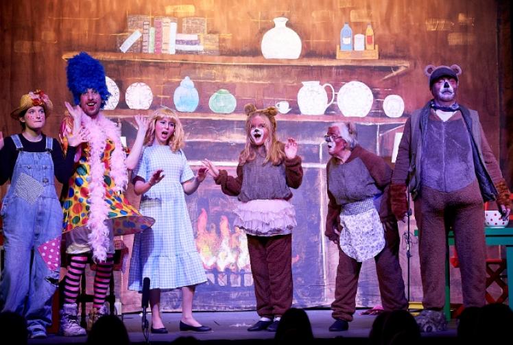 &lsquo;Silent&rsquo; version of Teddy-Bears&rsquo; Picnic was highlight of entertaining show