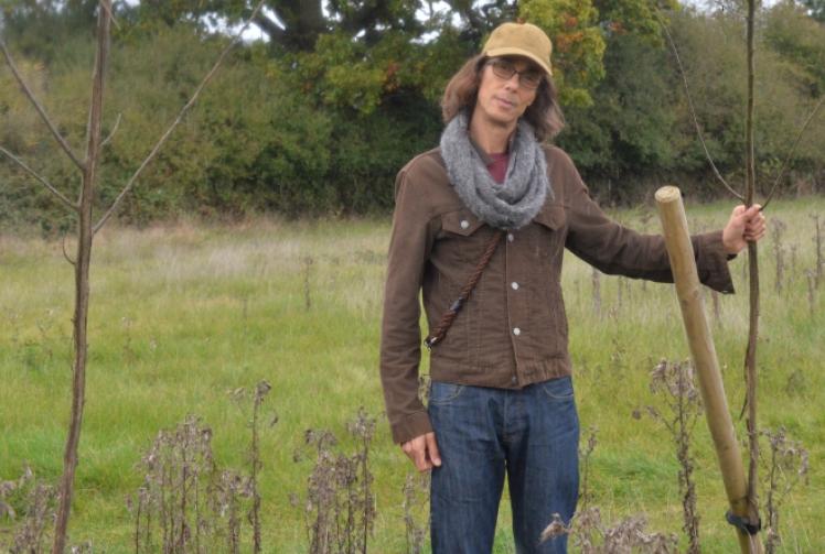 Neighbours criticise plan to build house between two others