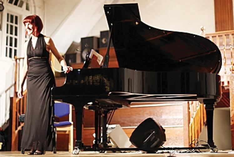 Magritte's moon rose for recital worthy of Royal Festival Hall