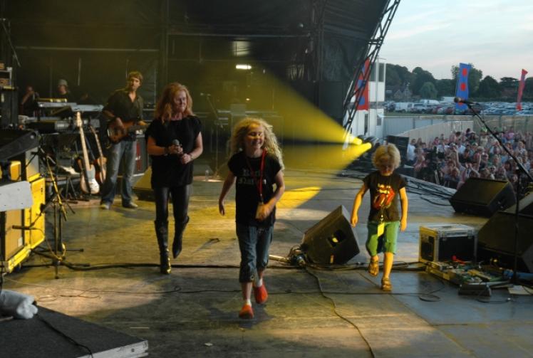 World would be better place if I ran it, says Carol Decker