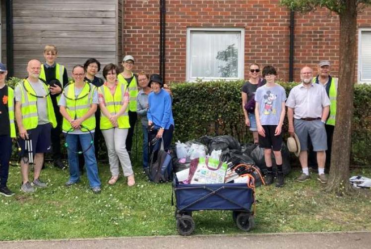 Caversham litter pick