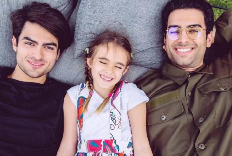 Singer is chasing stars while keeping it real