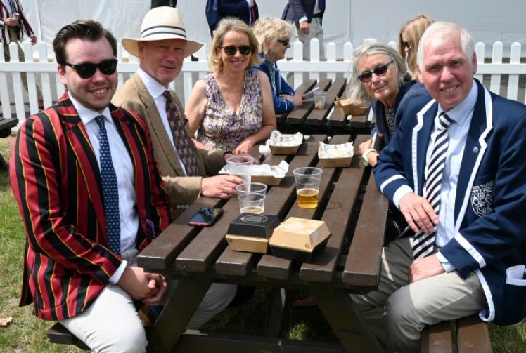 Spectators keep their cool in regatta heats