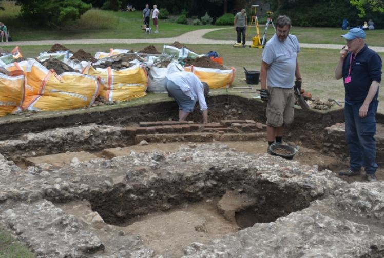 Animal bones and pottery fragments found in dig