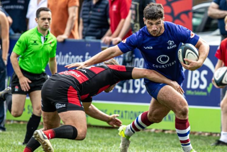 Tomlinson catches eye despite new-look Rams defeat