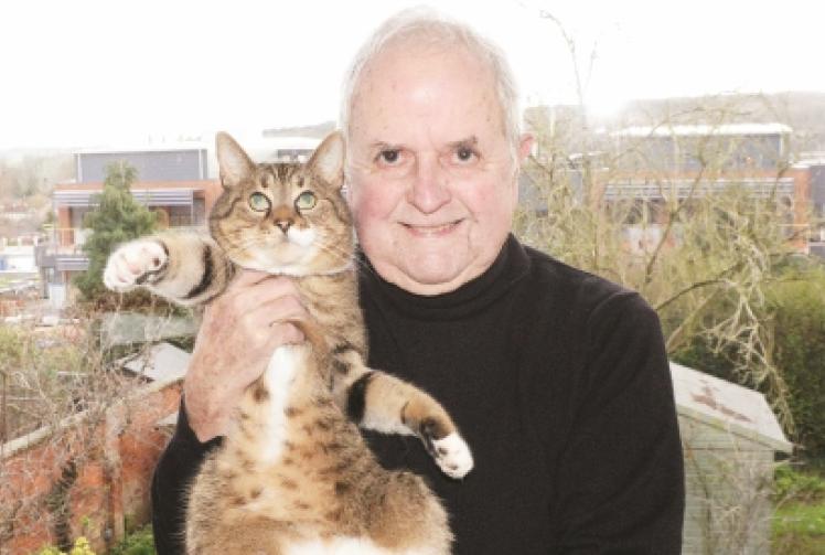 Rodney Bewes, television actor with a passion for rowing