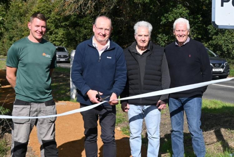 Councillors open new footpath linking two settlements