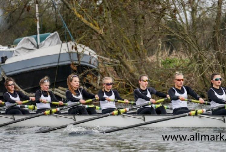 Junior and senior crews impress despite testing river conditions