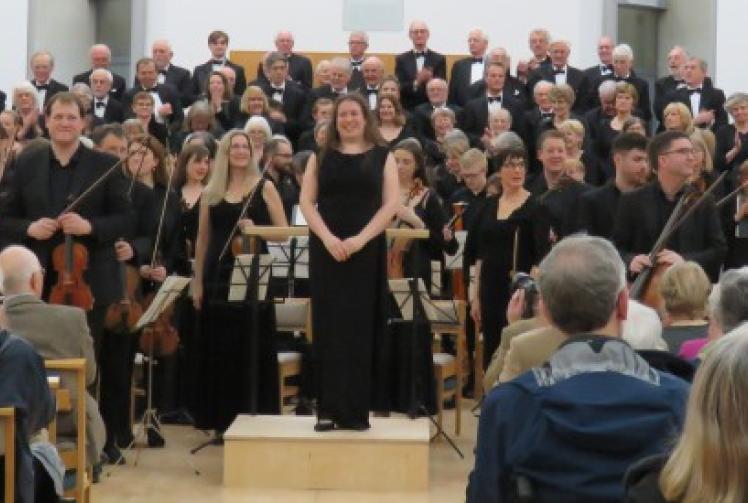 Concert’s boisterous start and quiet end form a perfect circle