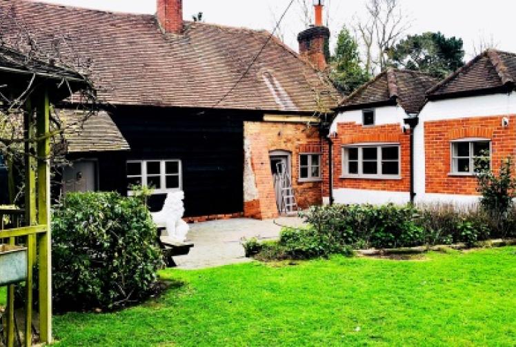 Former pub put back on the market for £950,000 after failing to re-open