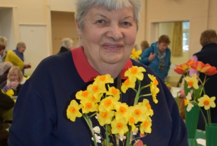 Potty! Spring show winner has to present four cups to himself